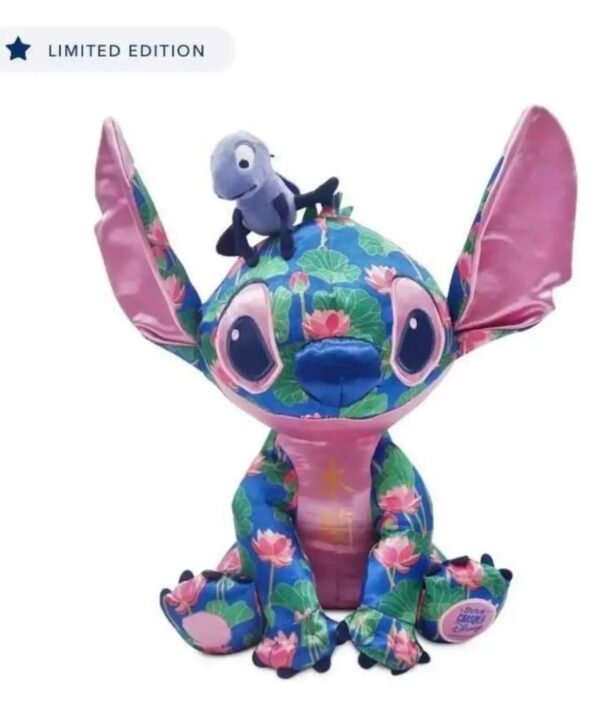 Stitch Crashes Mulan Peluche Coleccion 12/12 Disney Store