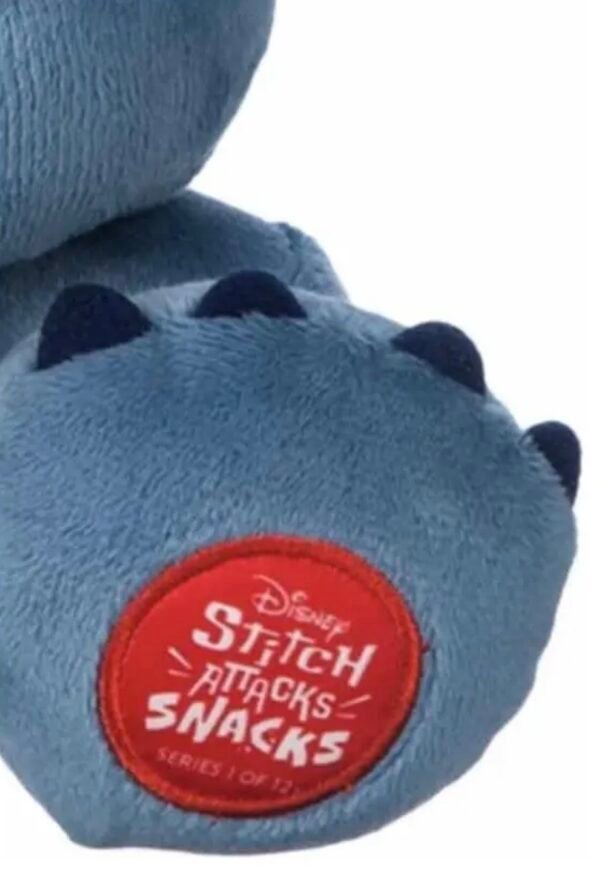 Screenshot Stitch Peluche Con Pretzel Attacks Snacks 1/12 Disney Store