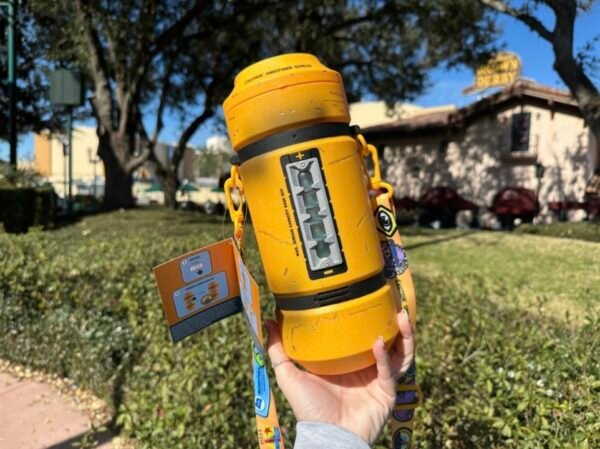 Palomera Contenedor de Los Gritos Monster Inc Disney Parks