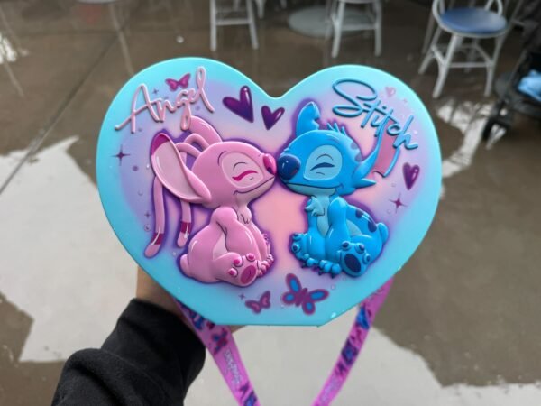 Stitch y Angel Palomera San Valentín  Disney Parks