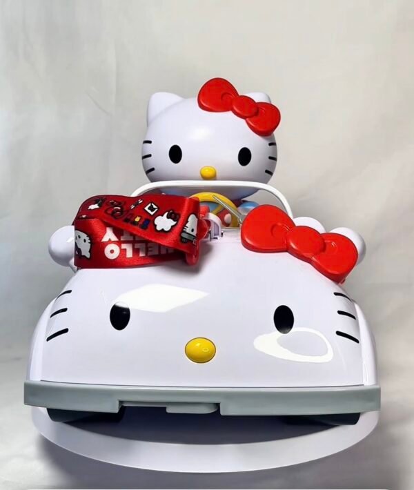 Palomera Hello Kitty en su Auto Universal Studios