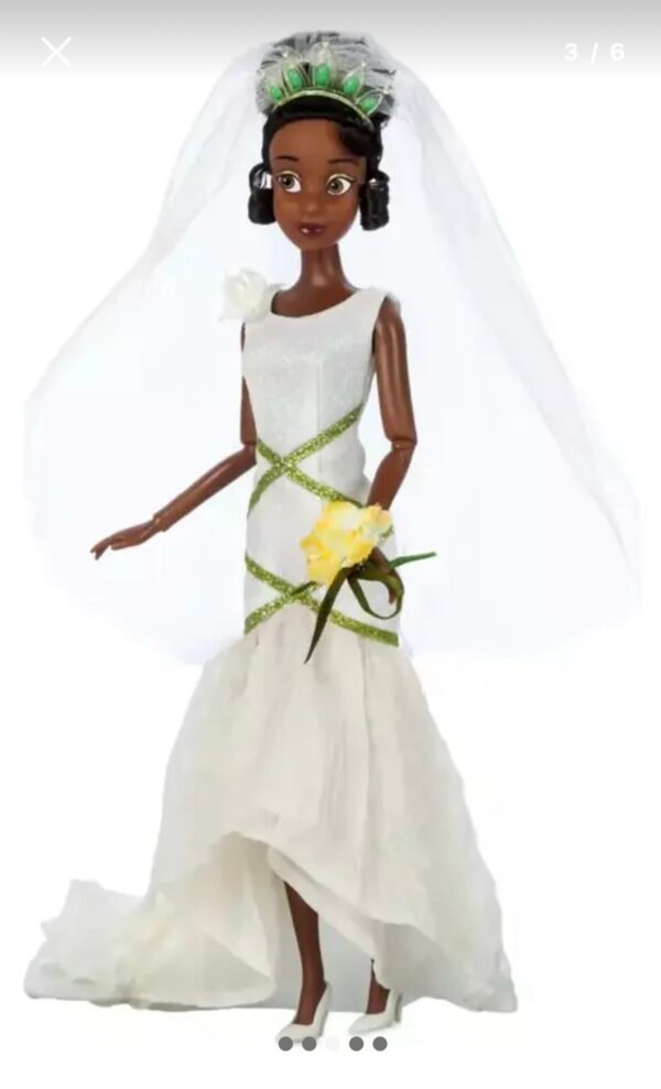 Tiana y Naveen La princesa y el Sapo Pareja de Muñecos Novios  Disney Store